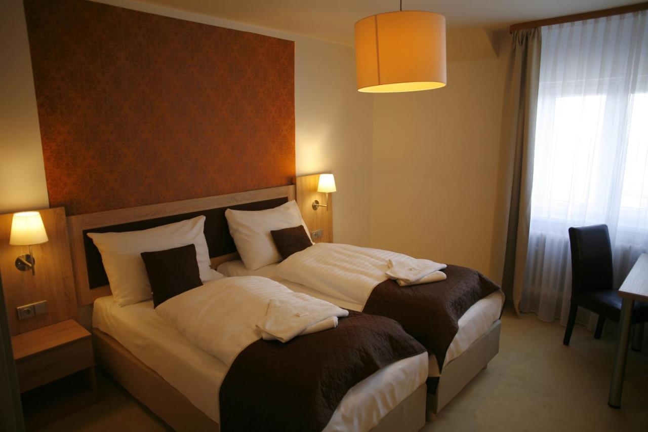 Hotel Pod Vlekem Loučná pod Klínovcem Buitenkant foto