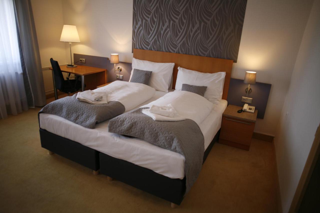 Hotel Pod Vlekem Loučná pod Klínovcem Buitenkant foto