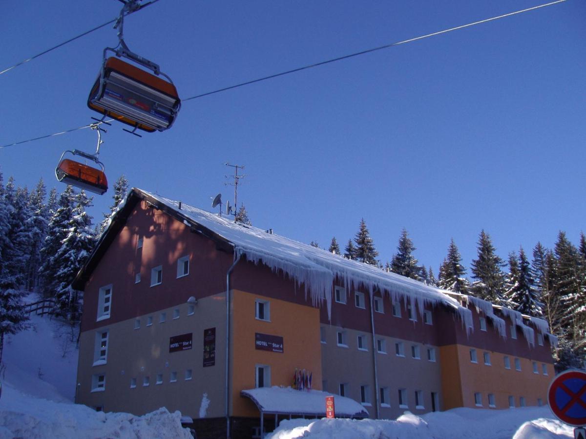 Hotel Pod Vlekem Loučná pod Klínovcem Buitenkant foto